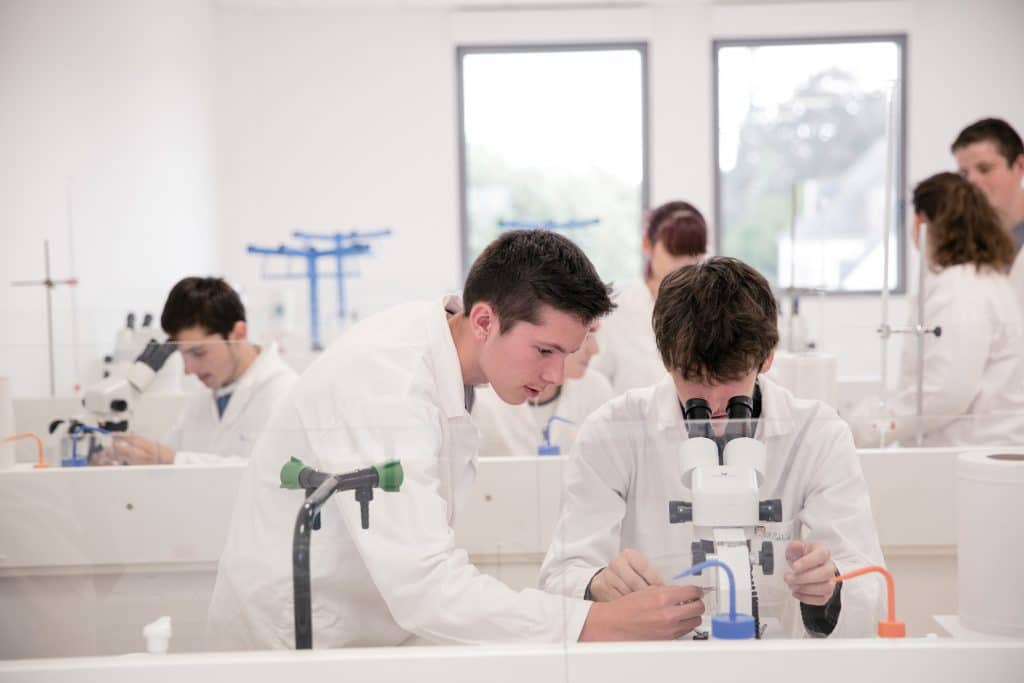 issat-laboratoires_072