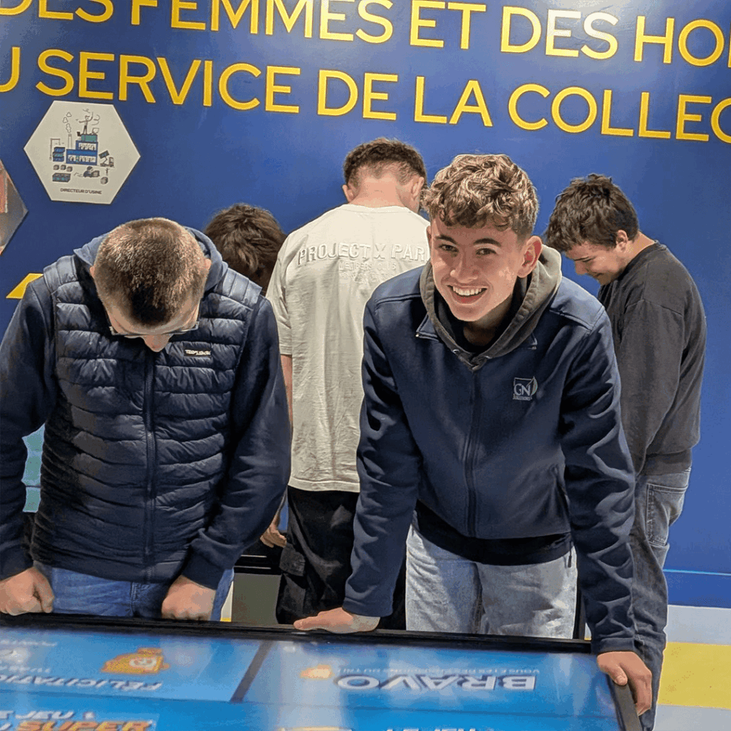 Élèves de 4ème agricole Bretagne visitant le centre de tri PAPREC au Rheu