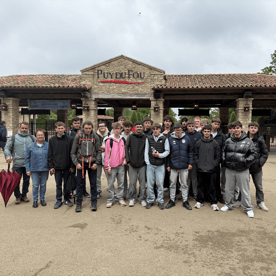 Apprentis BP Aménagements Paysagers Bretagne en voyage pédagogique au Puy-du-Fou