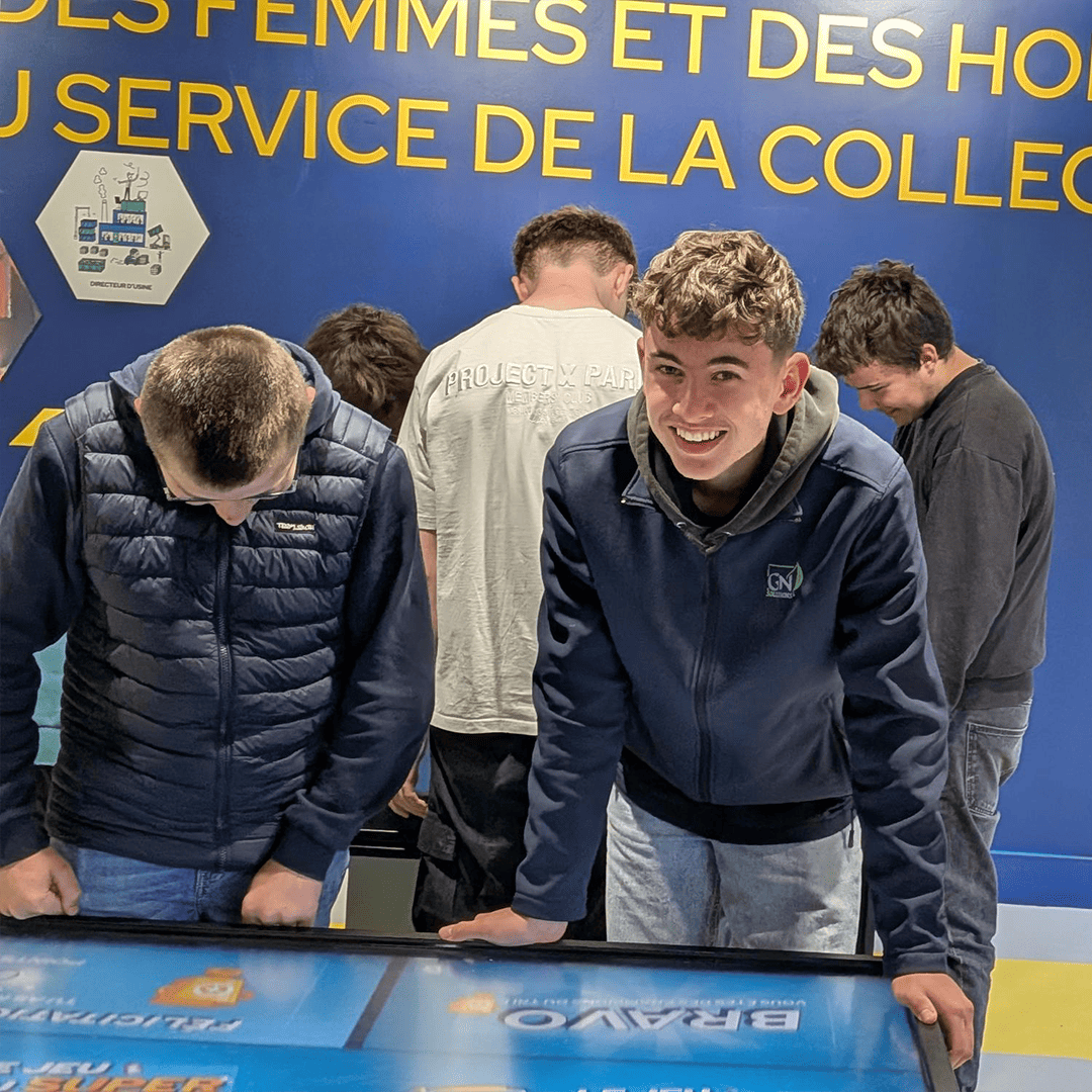 Élèves de 4ème agricole Bretagne visitant le centre de tri PAPREC au Rheu